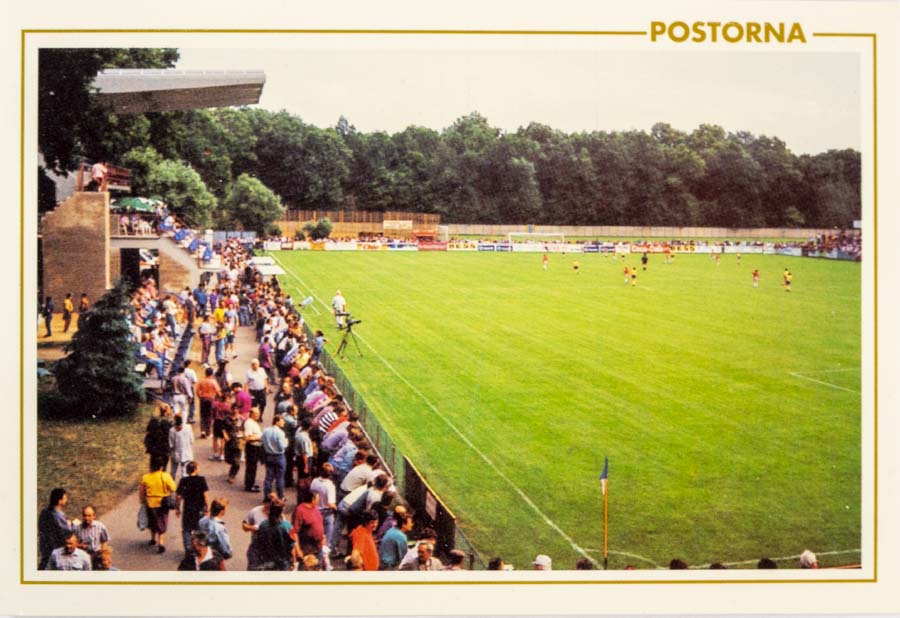 Pohlednice stadion, Postorna