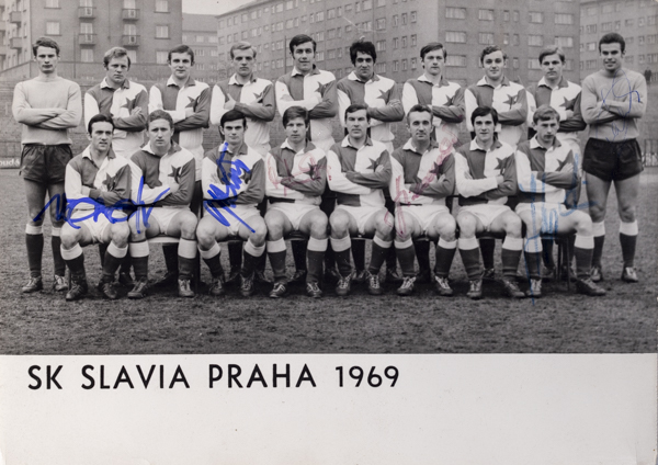 Fotografie fotbalového S.K. Slavia Praha 1969