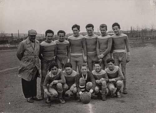 Dobová fotografie fotbalového týmu žáci B, 1961