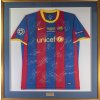 Dres FC Barcelona, finále UEFA Champions league, 2001, autogramy celého týmu (5)
