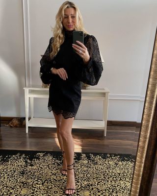 ✨ Krásny fashion outfit ✨ Štýlová kombinácia sukne a blúzy, ktorá spolu vytvára dokonalé módne combo. Tento outfit pôsobí...