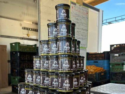 pesto z pacibulek cesneku produkt