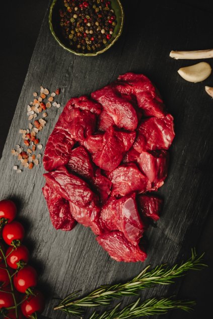 Jelení guláš - kostky