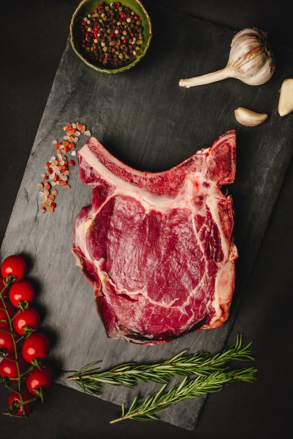 BIO - Hovězí tomahawk steak