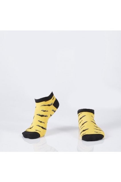 Žluté krátké dámské ponožky s netopýřím vzorem SD30