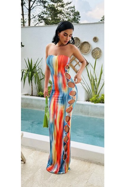 Maxi šaty s farebným vzorom a bočnými výstrihmi