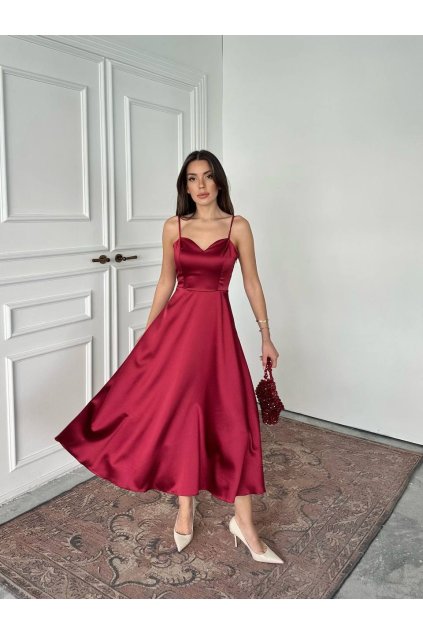 Scarlet Dream – Červené saténové midi šaty s tenkými ramienkami