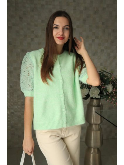 82c59982 06fe 48f3 bb68 bc6ad497e975