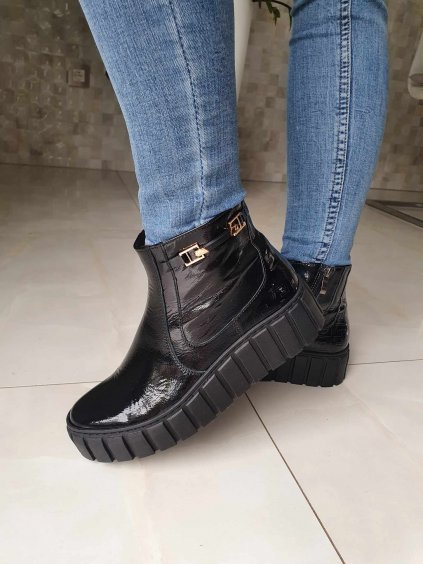 Kožené černé boty