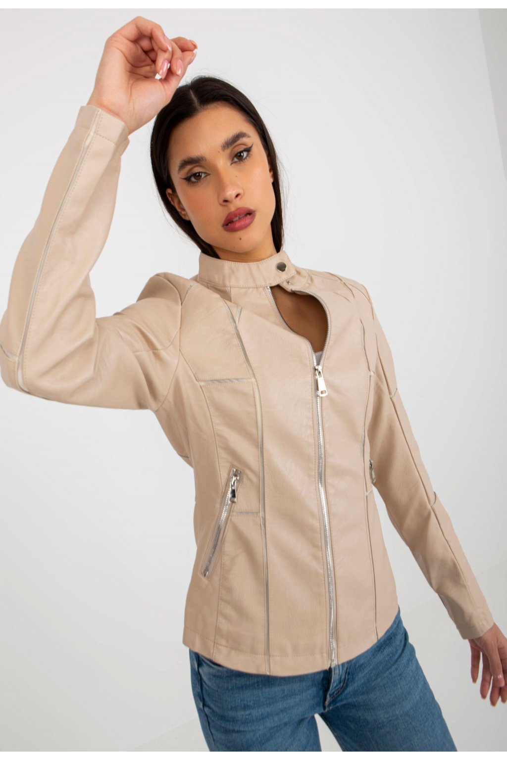 Béžová dámská koženková bunda | FASHIONSUGAR e-shop