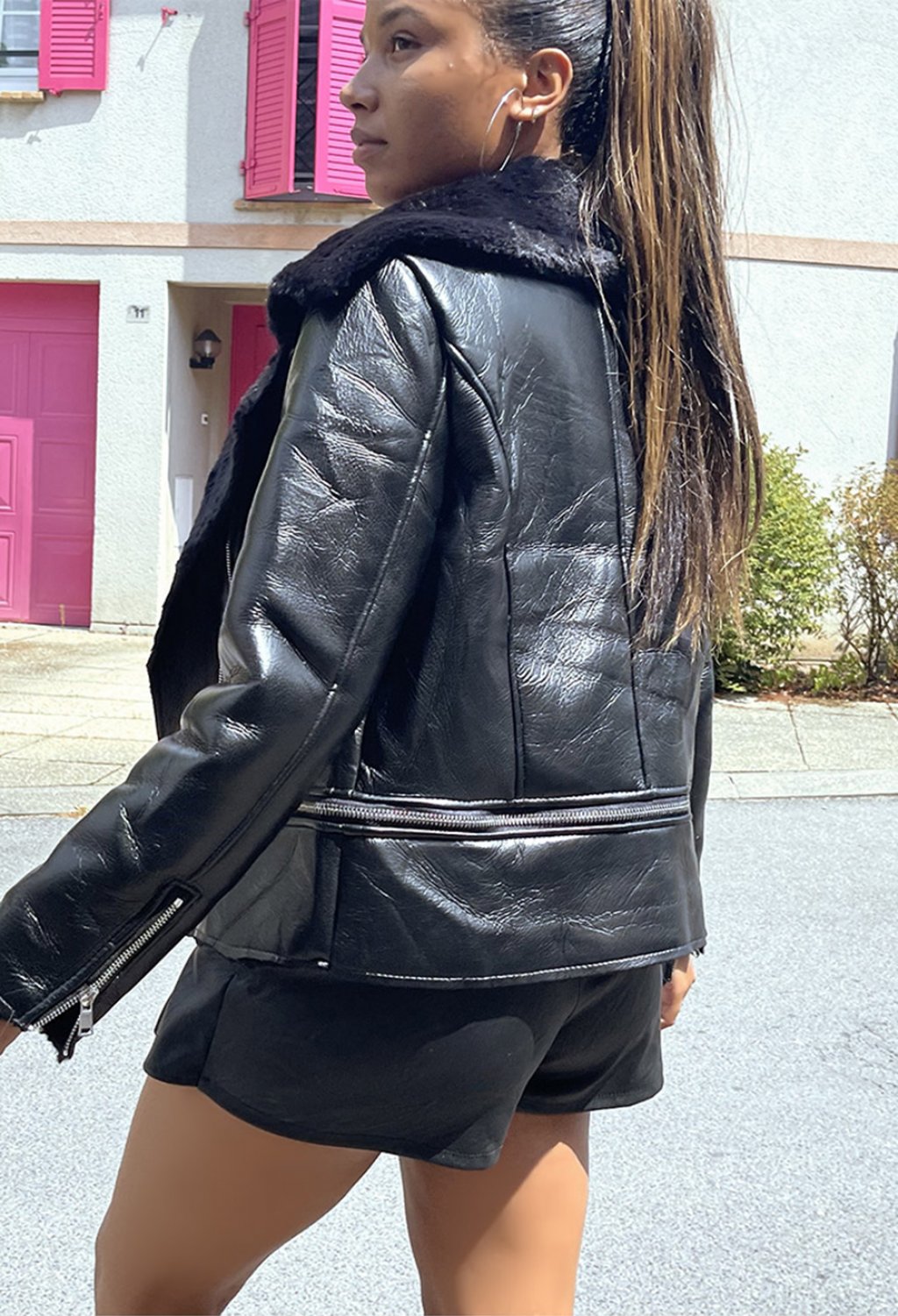 GL Čierna dámska koženková bunda Veľkosť: M/L