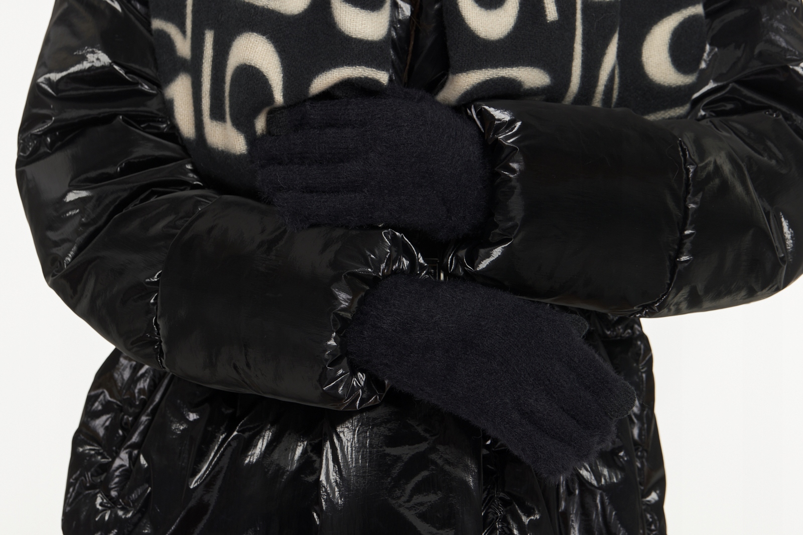 Fashionweek Dámske teplé mäkké alpakové rukavice 2v1 KARR27A Farba: Čierna