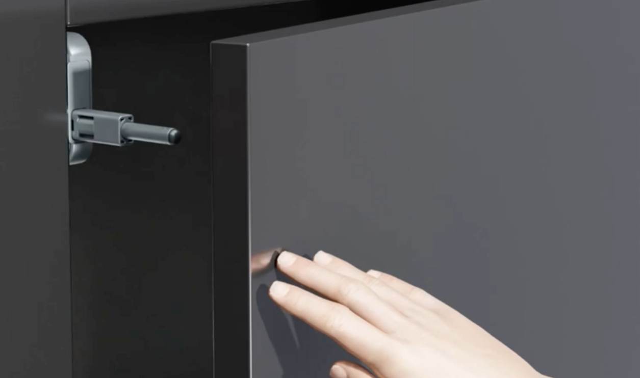 Bezúchytkové otevírání nábytkových dvířek