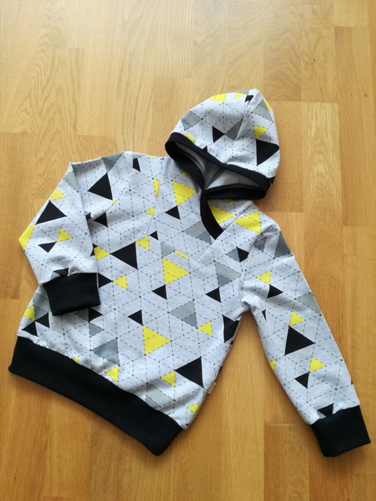 Střih na mikinu 2 varianty ve. 86-116 (16)