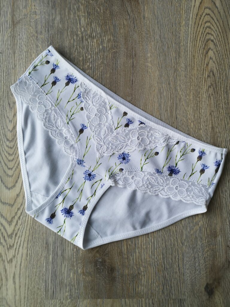 Střih na dámské kalhotky s krajkami vel.XXS-XXXL (178)