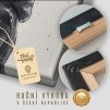 Láska pod červeným deštníkem Obraz na plátně struktura plátna, háček a detail rámu premium