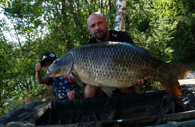 Kapr chycený na Prehistoric boilie 20 mm