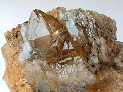 zahneda cr krystaly kabinetni historicky nalez 1