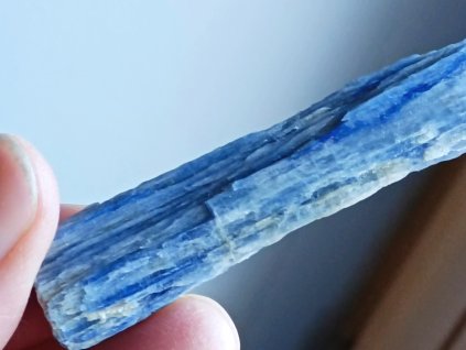 kyanit modrý disten krystal 22