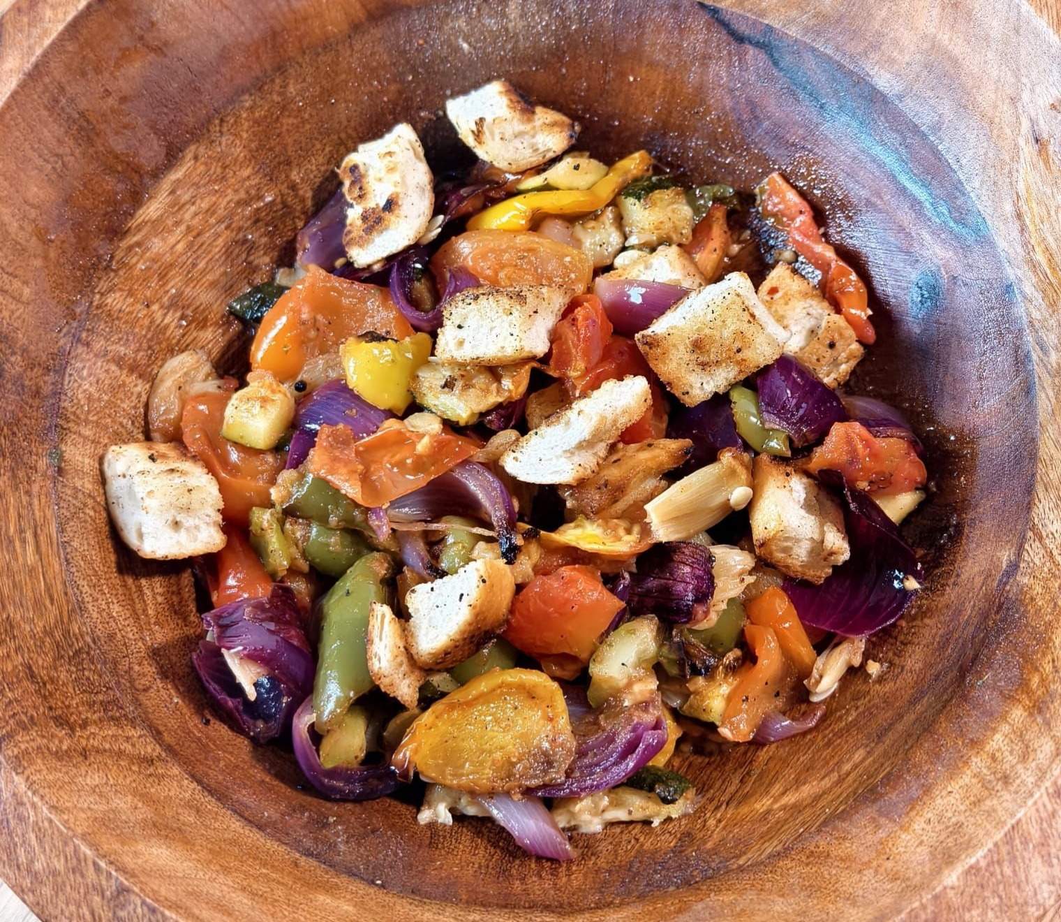 Teplý Salát z Pečené Zeleniny