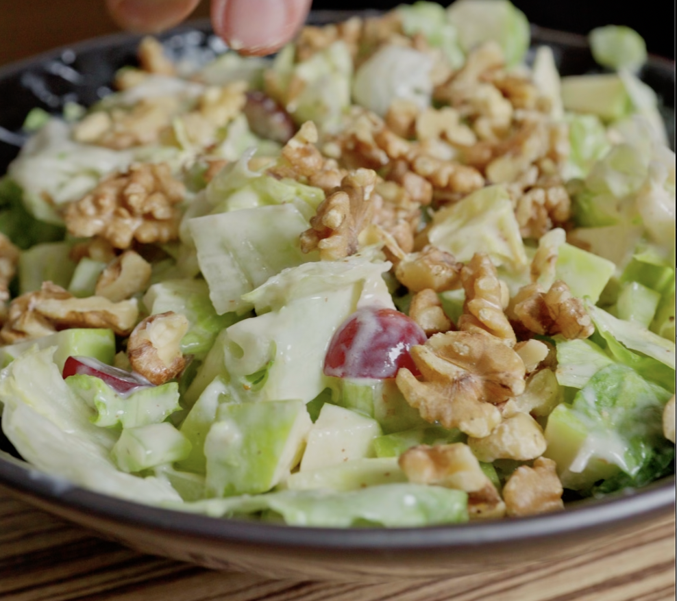 Waldorf-saláta Zellerszárral