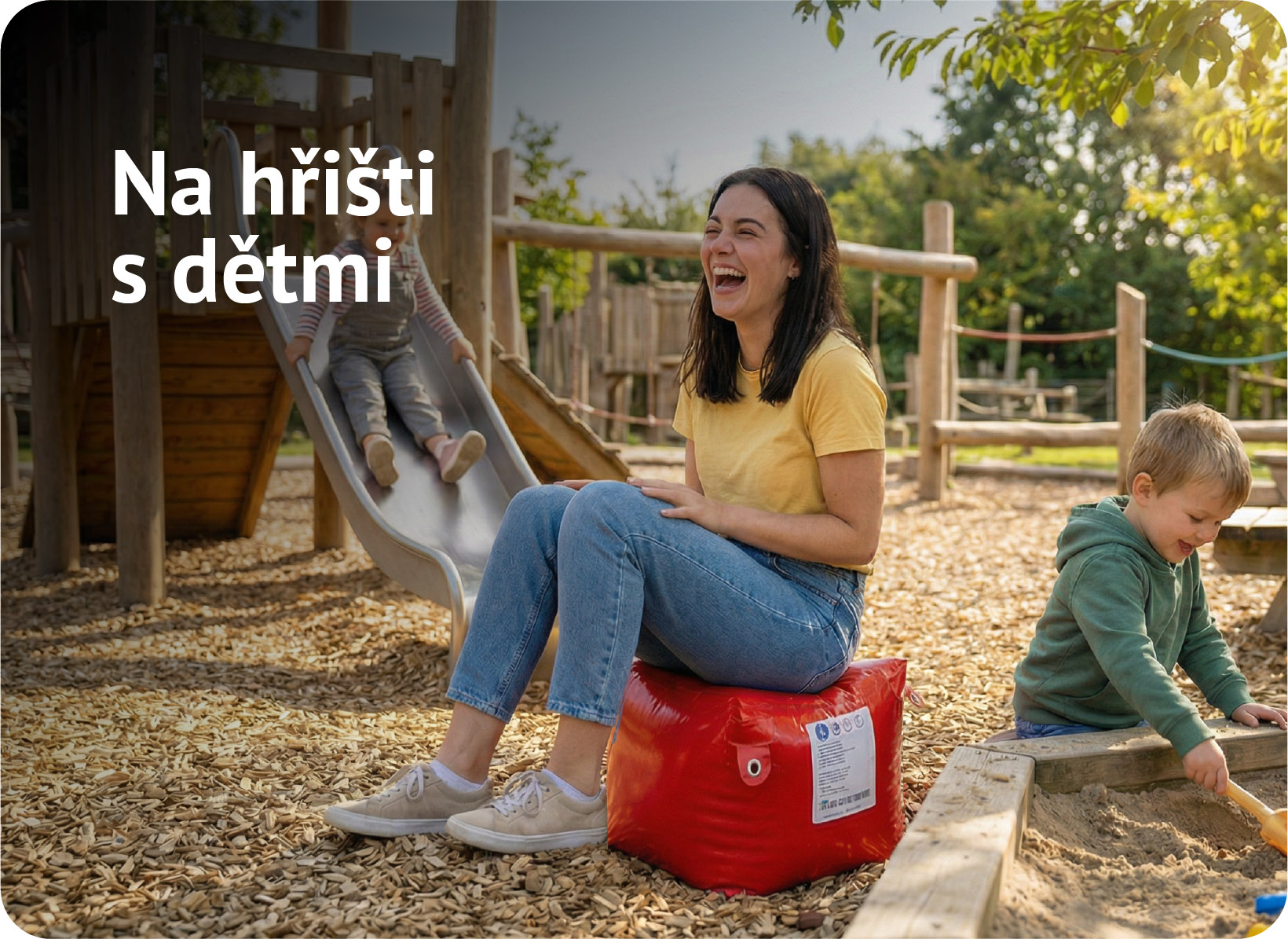 Na hřišti s dětmi