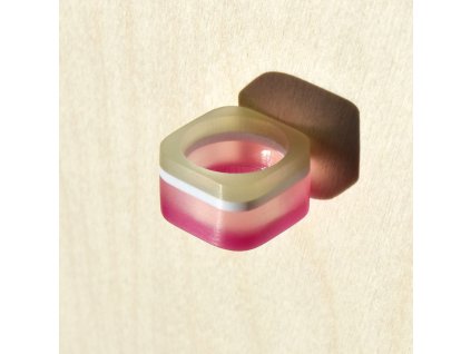 originální designový ručně vyrobený prsten hranatý pudrová růžová