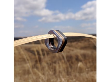 originální dřevěný designový ručně vyrobený prsten hranatý modrý