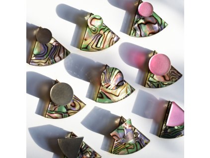 designové originální záušnice perleťové