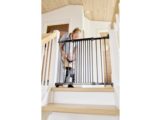 Bariera Babydan Ebba Black 67-105,5 cm metalică, cu șuruburi