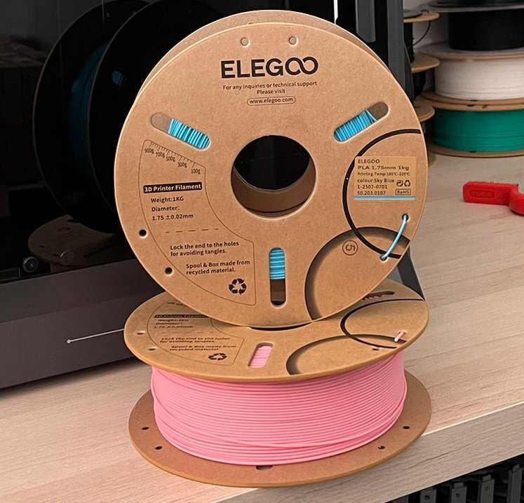 PLA filament: vlastnosti, teplota tisku a kompletní průvodce
