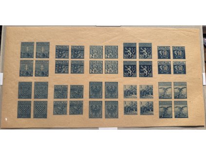 ČSR I 1918/19, xx celý tiskový list návrhů V. H. Brunnera na známky a kolky, vytištěný hlubotiskem, v katalogu cena proškrtnuta, je vyobrazen na zadní straně katalogu POFIS - Kolky v Českých zemích z roku 2019