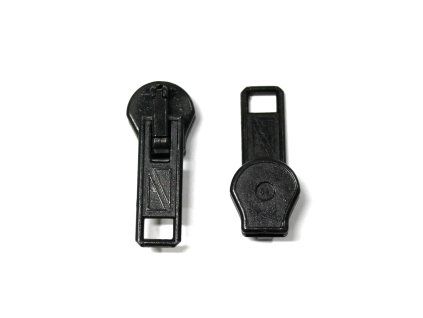 Jezdec no.8 na kostěné zipy 8mm černý