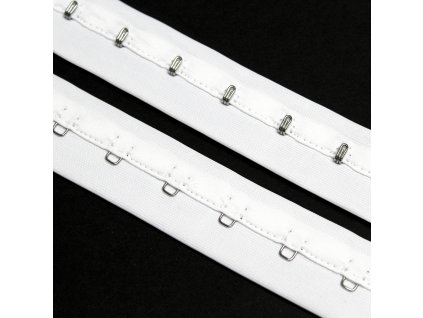 Háčky a očka na stuze 044907 metráž - bílá