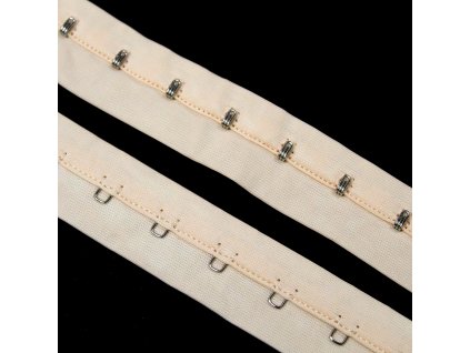 Háčky a očka na stuze 045907 metráž - béžová