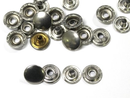 Druk AUTO MOTO 15mm stříbrná barva knoflík stiskací na silné látky - volně sypané