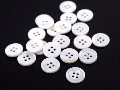 Knoflík bílý perleťový čtyřdírkový 20" 12mm košilový