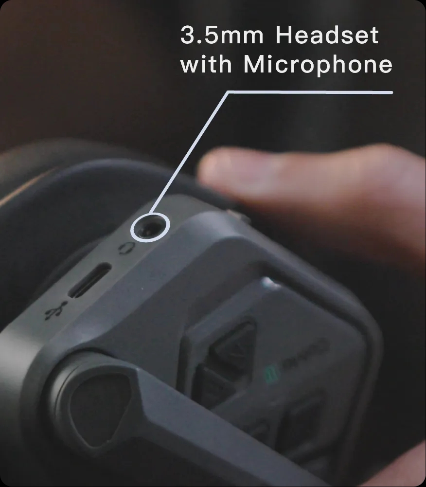 3,5mm konektor pro externí sluchátka s mikrofonem