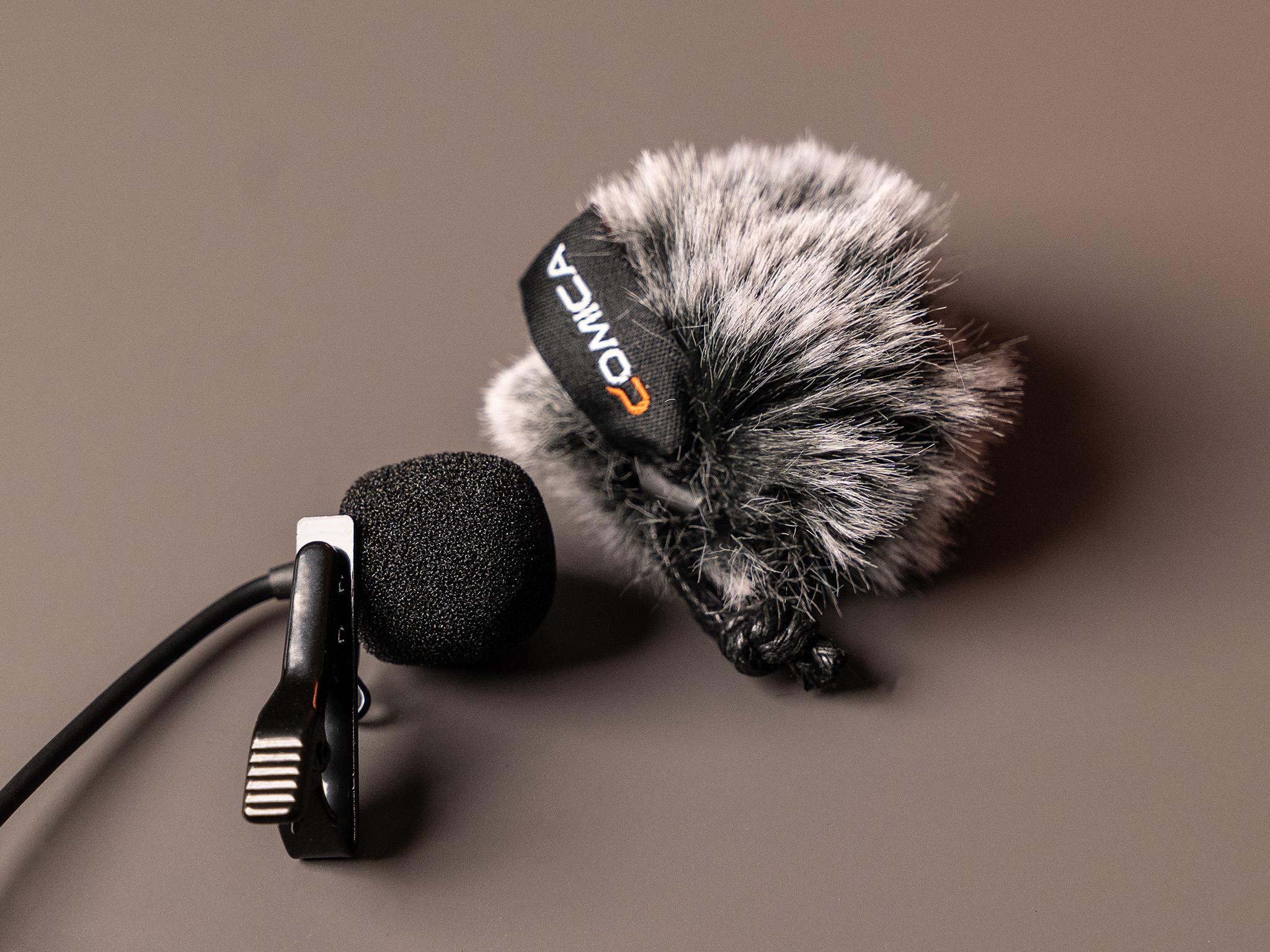 Klopový mikrofon Comica Audio SIG.LAV V03 s protivětrnou ochranou