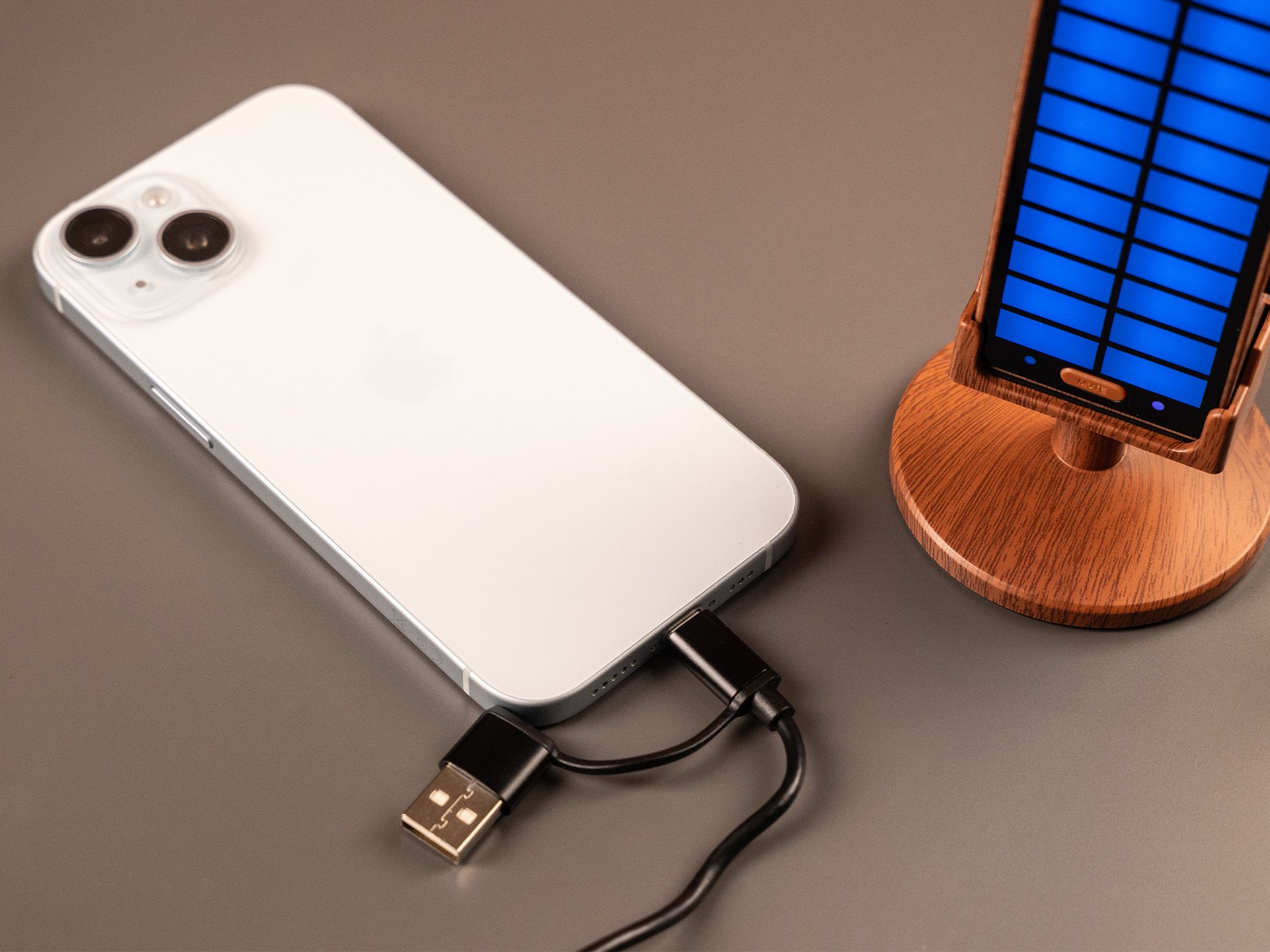Comica Audio RGB Umic připojený k telefonu