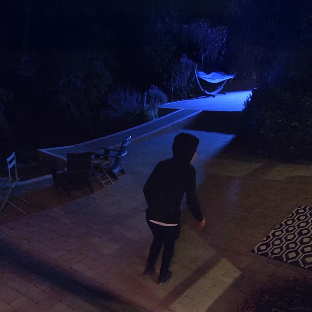 bezpecnostni-wifi-2-5k-kamera-s-panelem-a-hubem-pp-3