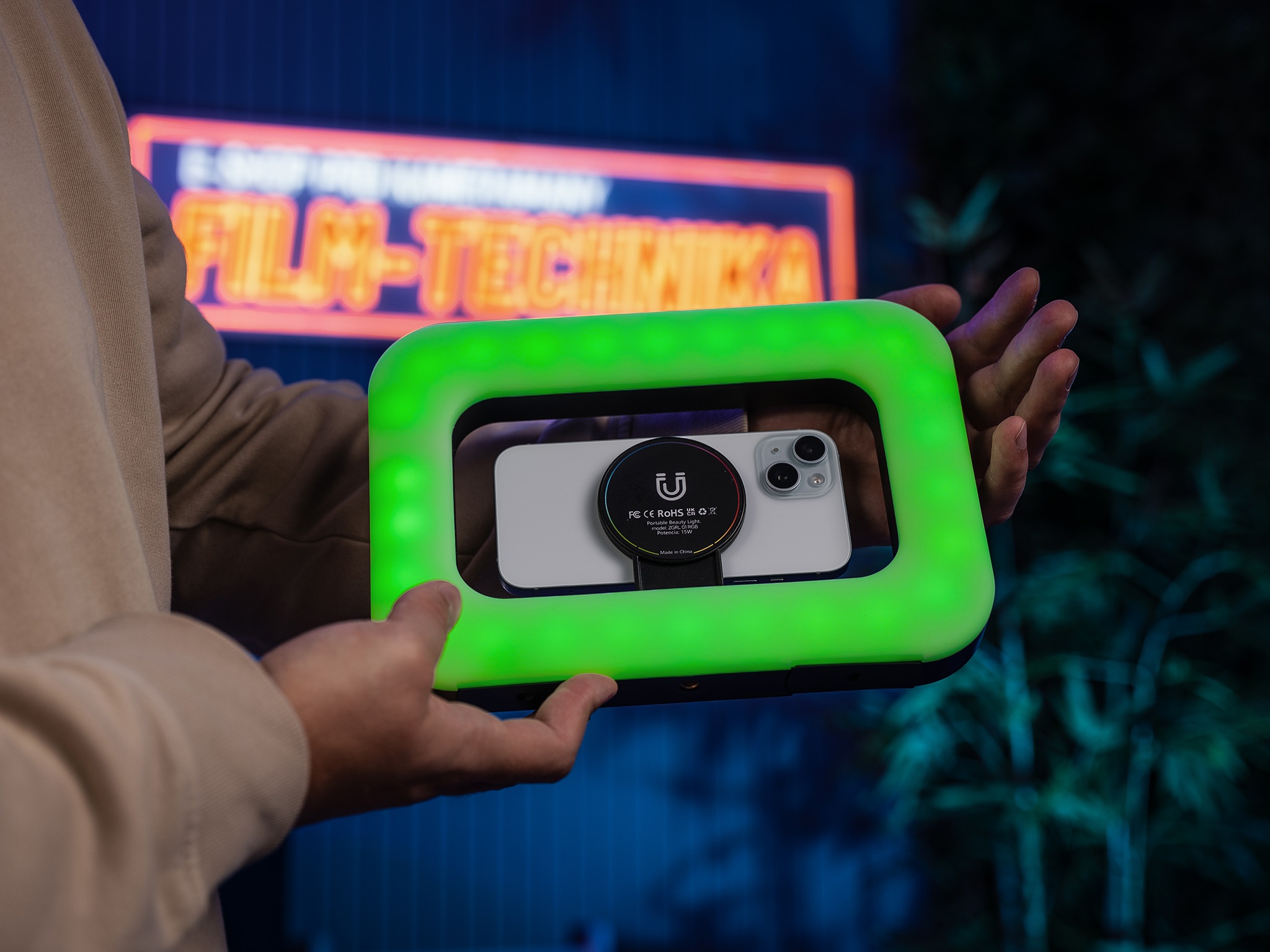 LENSBOT AURA v zeleném RGB režimu