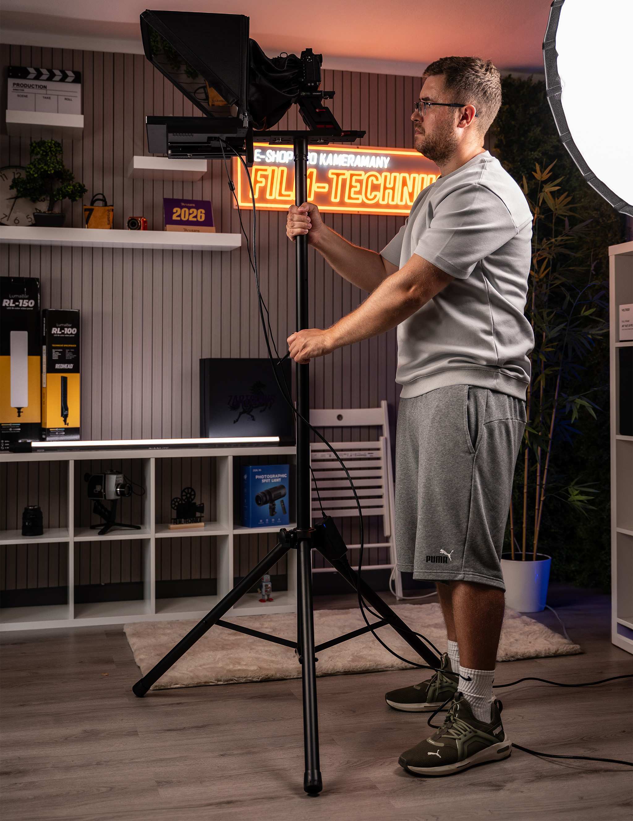 Celý teleprompter LENSBOT ST-4200 se stativem