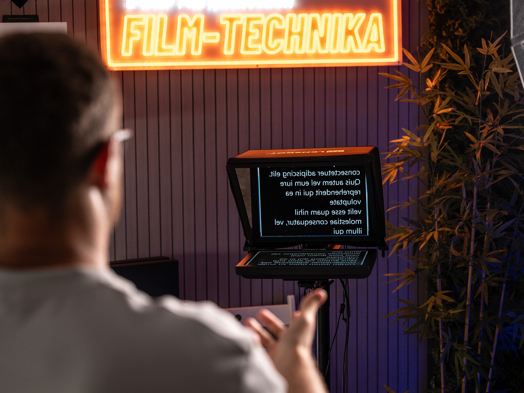 Použití teleprompteru LENSBOT ST-4200 při natáčení