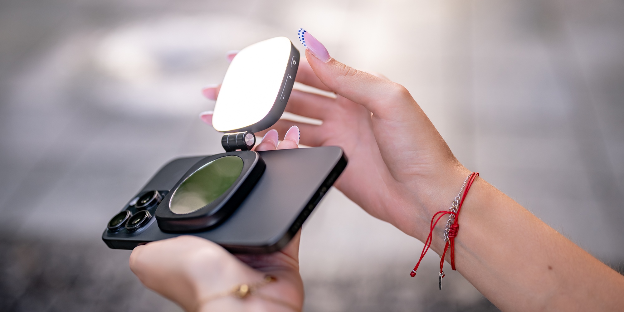 LED_světlo_se_zrcátkem_Newell_Bella_14