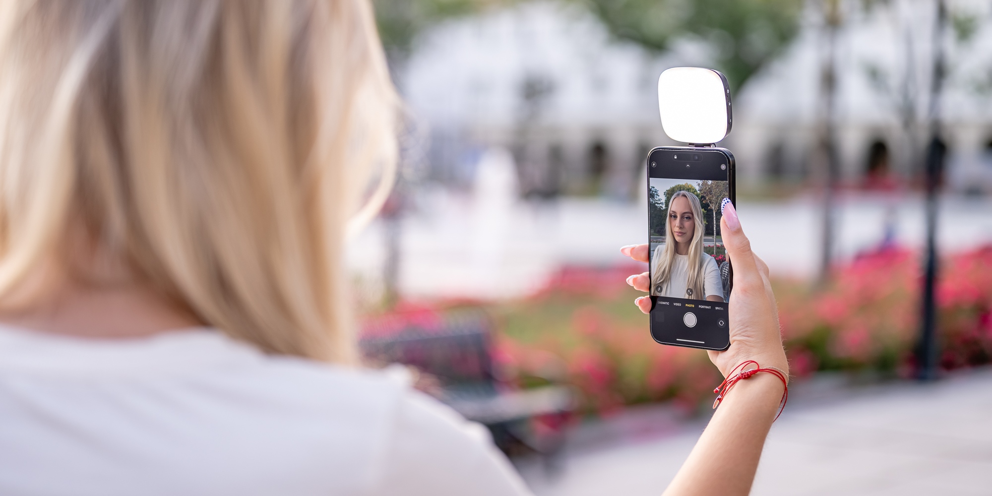 LED_světlo_se_zrcátkem_Newell_Bella_15