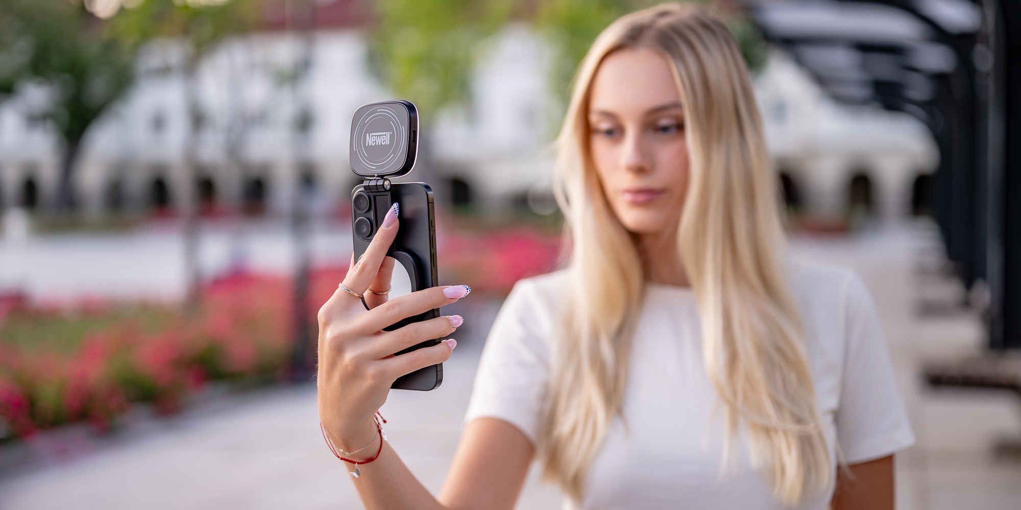 LED_světlo_se_zrcátkem_Newell_Bella_17