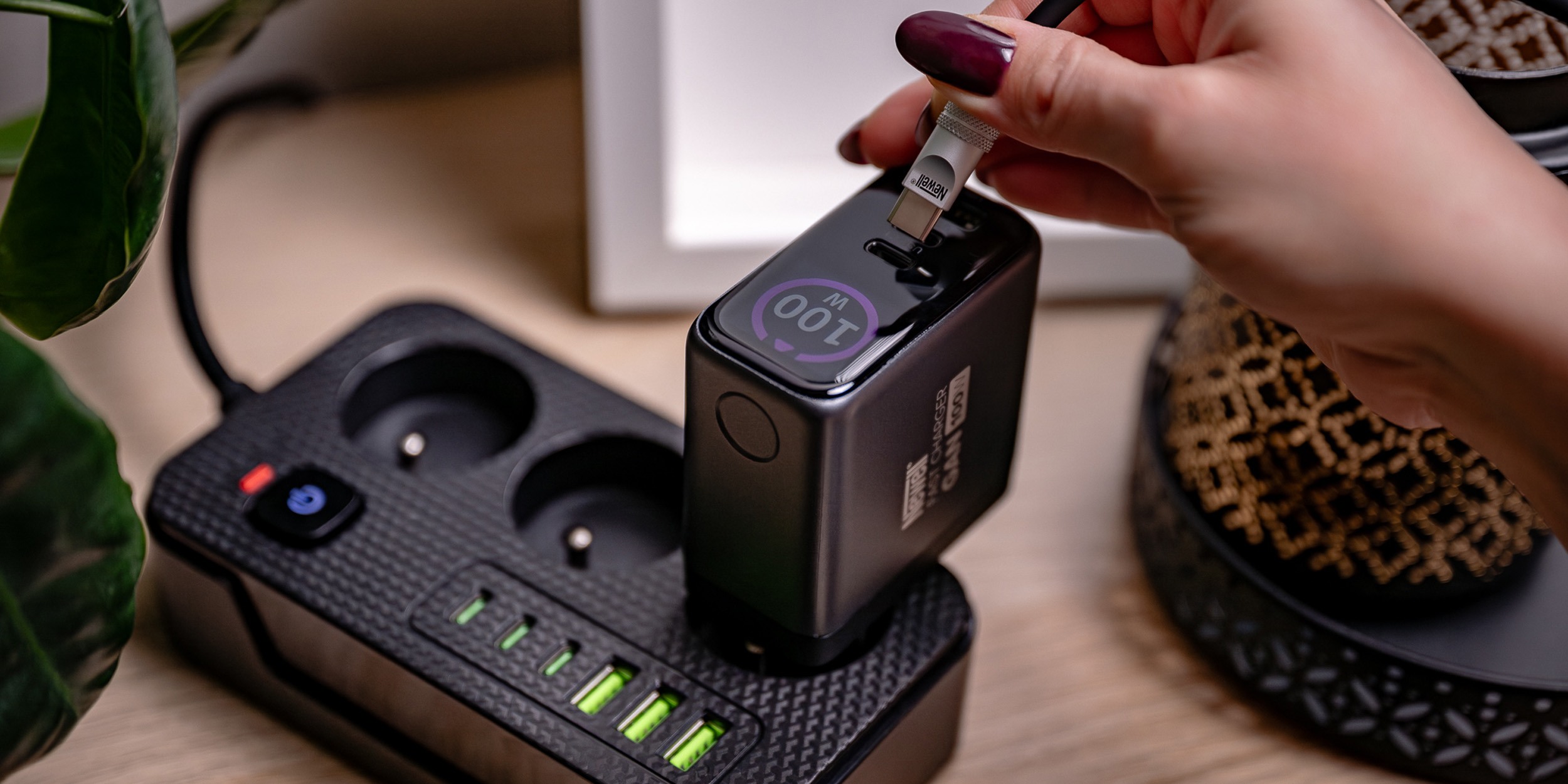 newell-gan-100w-tft-eu-pp-5