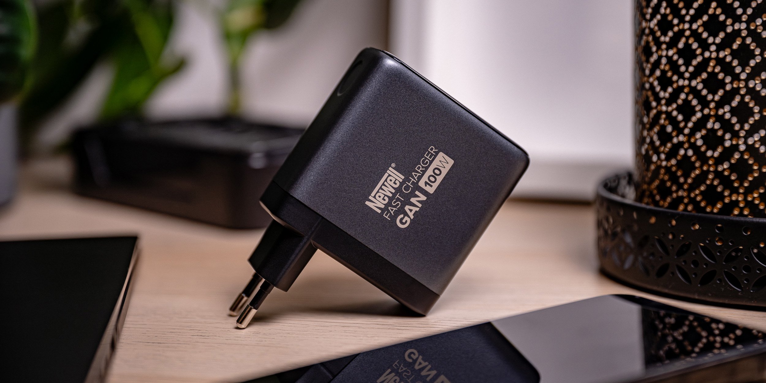 newell-gan-100w-tft-eu-pp-8