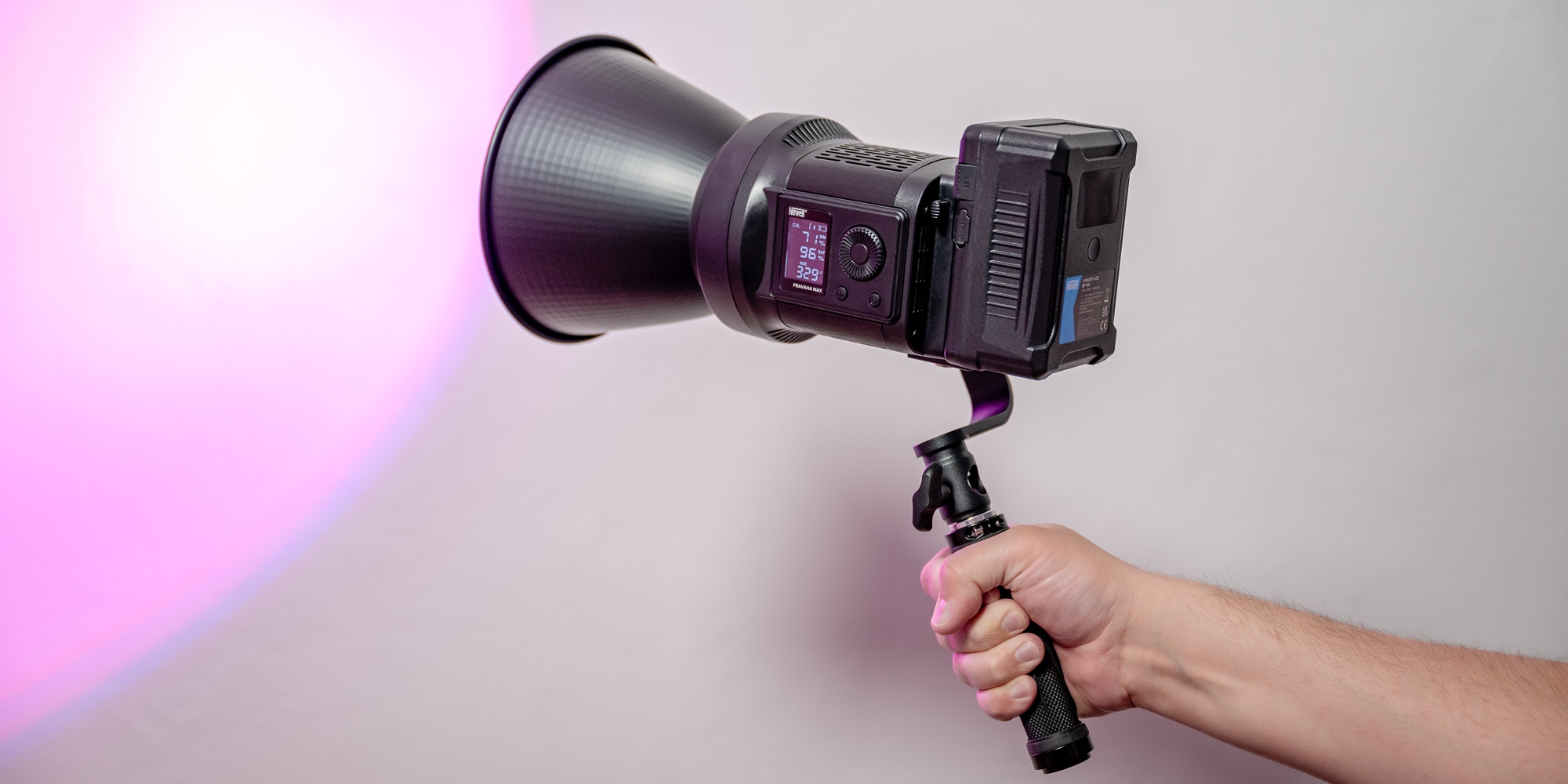 newell-pravaha-max-135-led-svetlo-lq-3